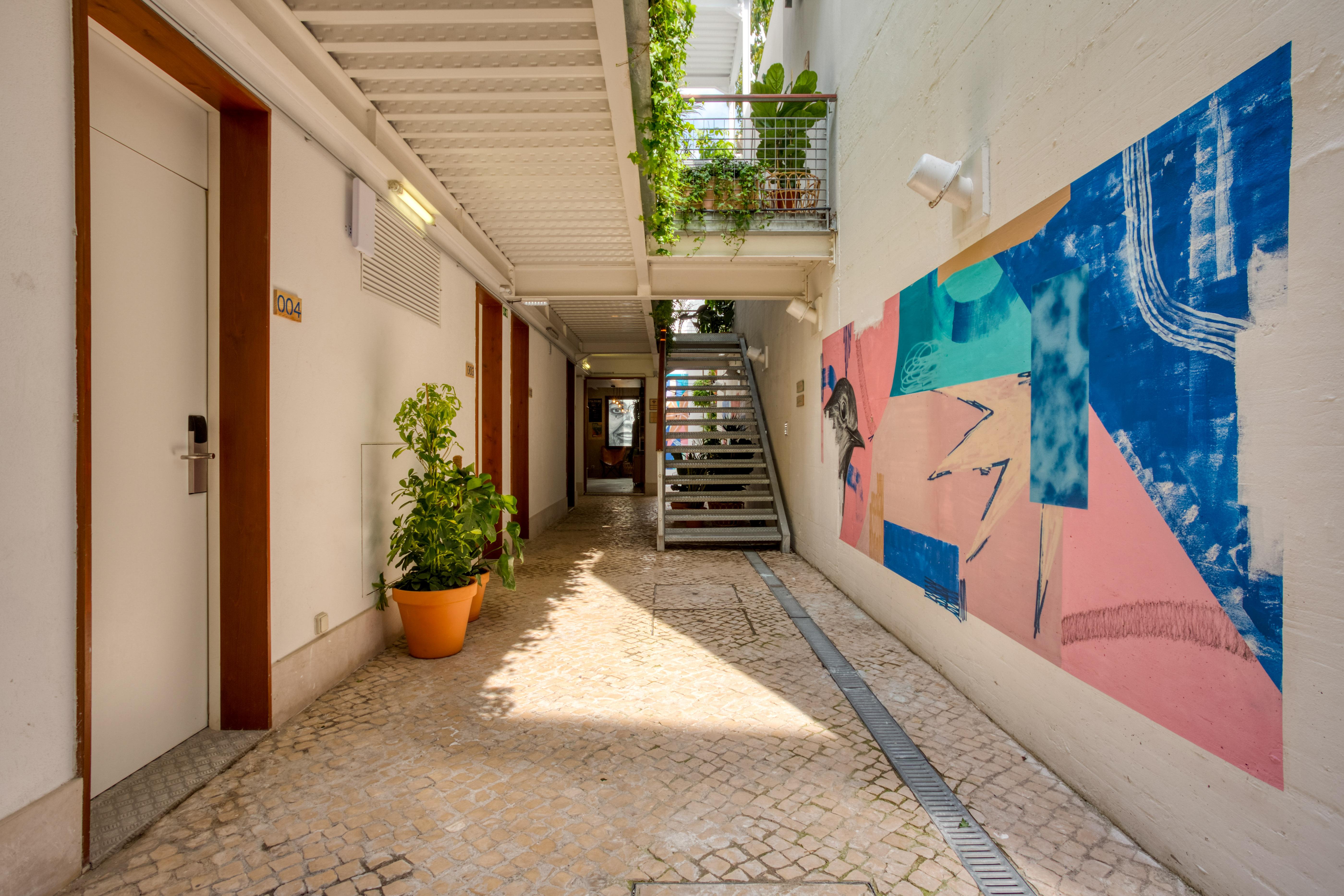 Selina Secret Garden Lisbon Hostel Екстериор снимка