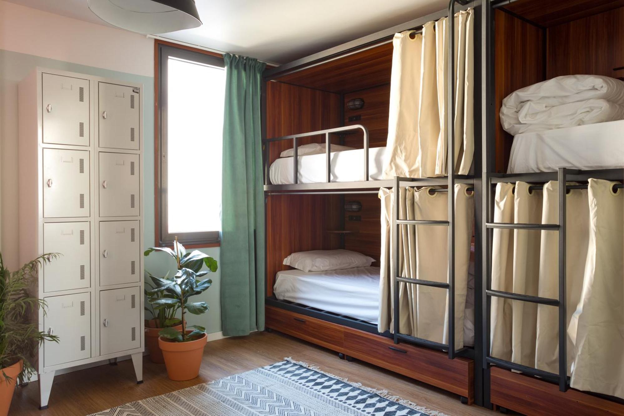 Selina Secret Garden Lisbon Hostel Стая снимка