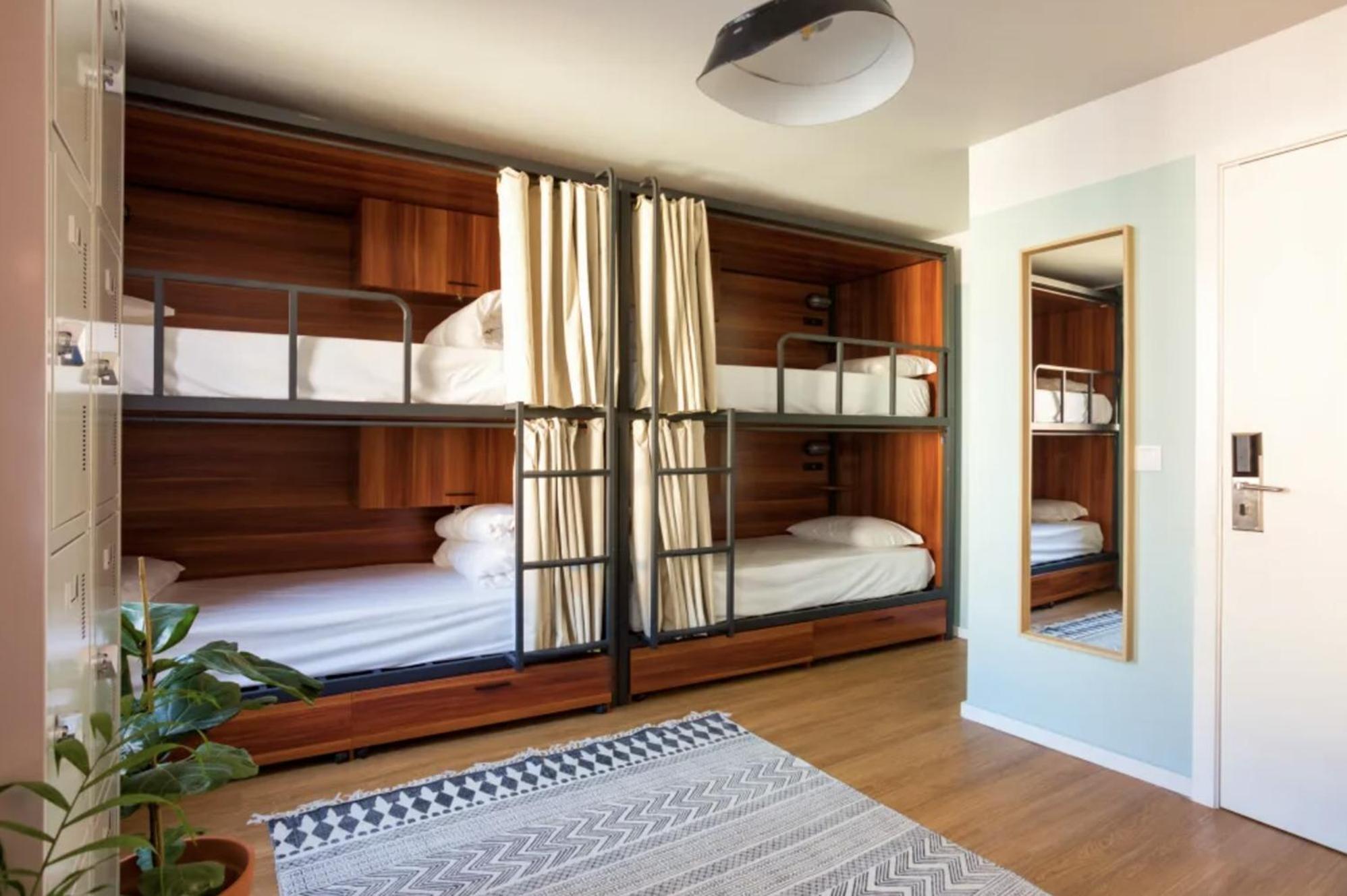 Selina Secret Garden Lisbon Hostel Стая снимка