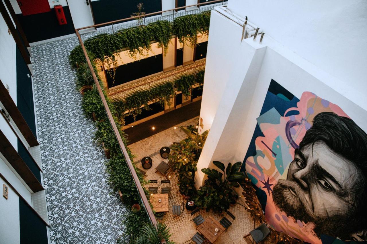 Selina Secret Garden Lisbon Hostel Екстериор снимка
